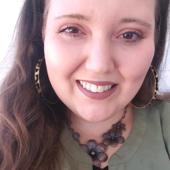 Meet your Posher, Meagan - Picture 6 of 12